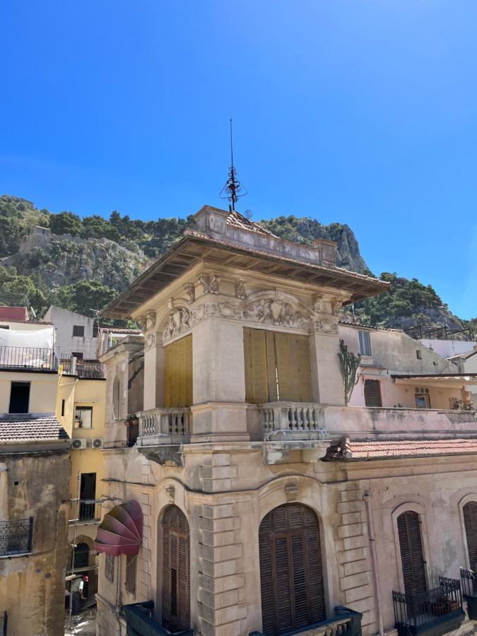 Window On The Sunset Apartment Cefalu Luaran gambar