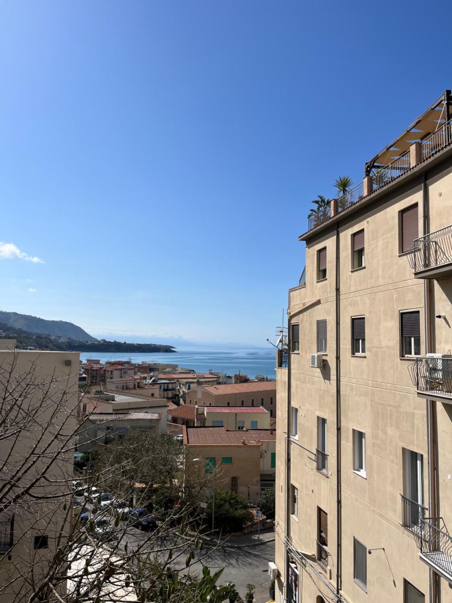Window On The Sunset Apartment Cefalu Luaran gambar