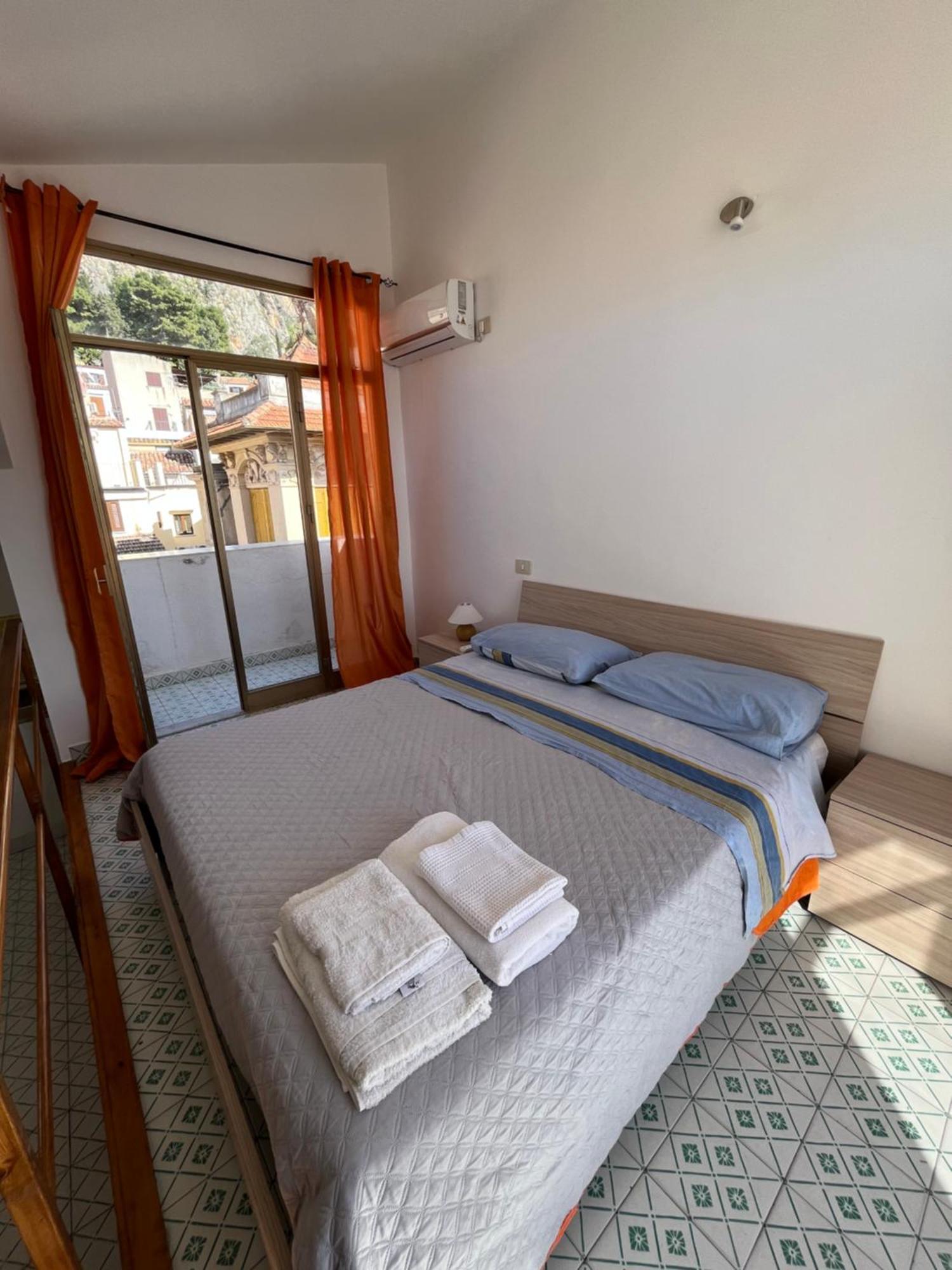 Window On The Sunset Apartment Cefalu Luaran gambar