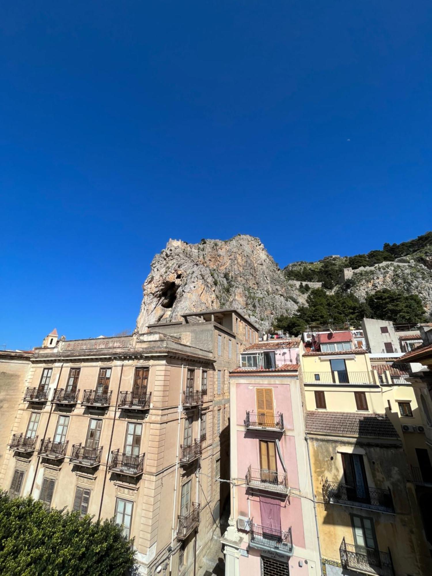 Window On The Sunset Apartment Cefalu Luaran gambar