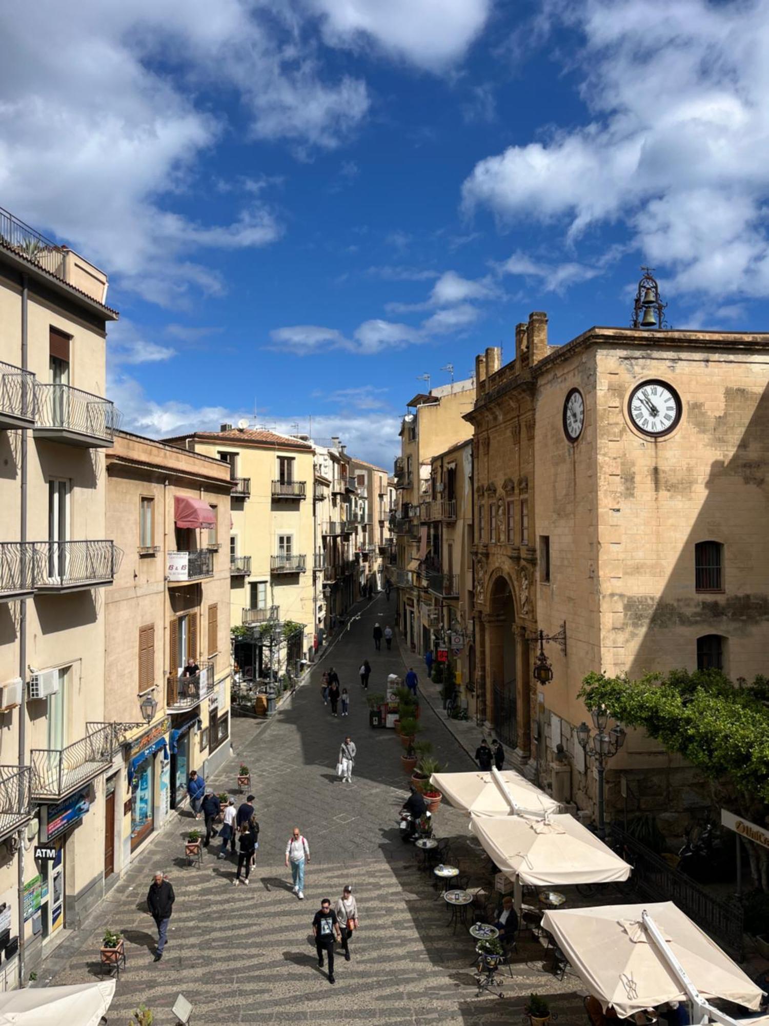 Window On The Sunset Apartment Cefalu Luaran gambar