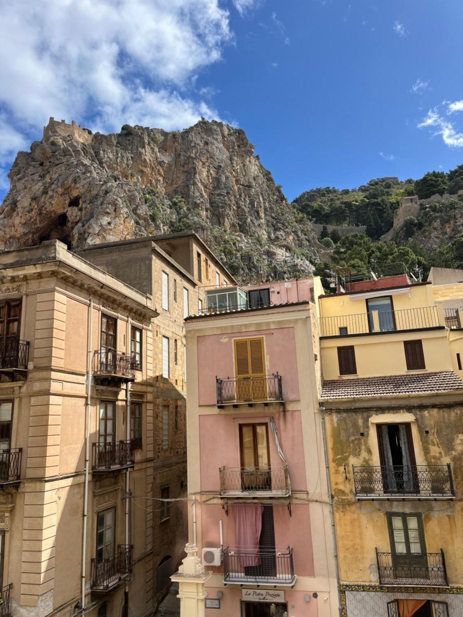 Window On The Sunset Apartment Cefalu Luaran gambar
